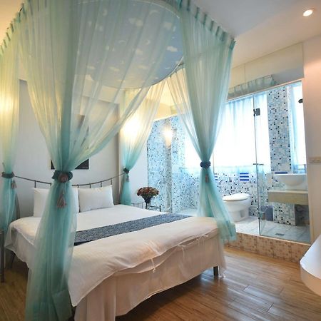 Sun Moon Love Hotel Nantou Bagian luar foto