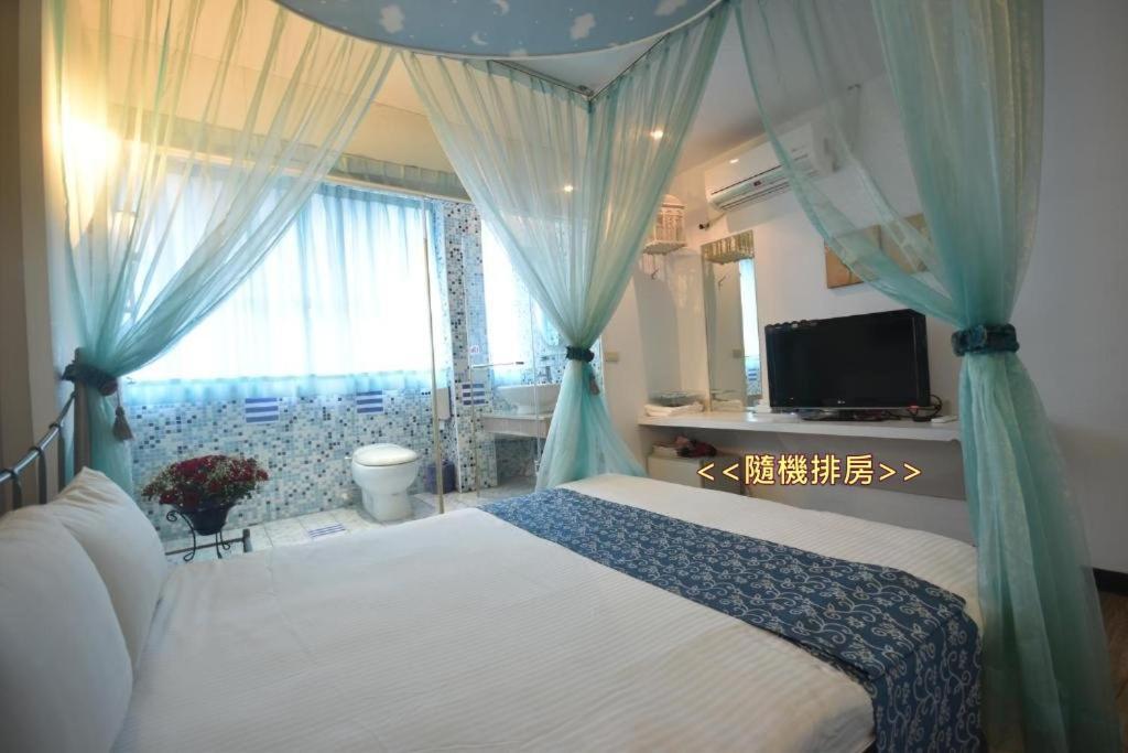 Sun Moon Love Hotel Nantou Bagian luar foto