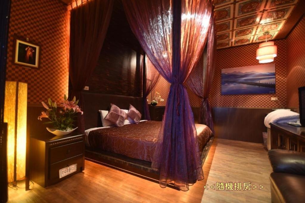 Sun Moon Love Hotel Nantou Bagian luar foto